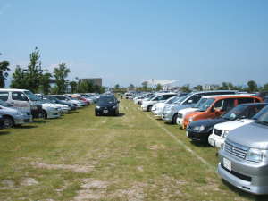 松本広域公園球技場アルウィンの駐車場は満車状態